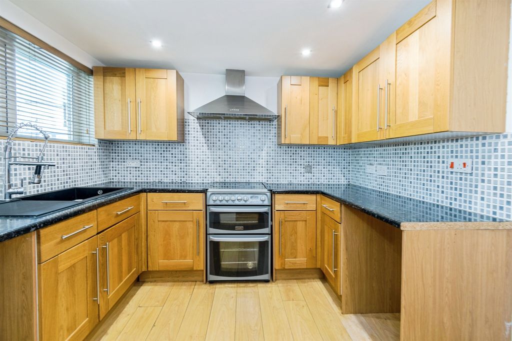 Additional image 2 of 2 bed flat for saleTaranto Road, Southampton SO16