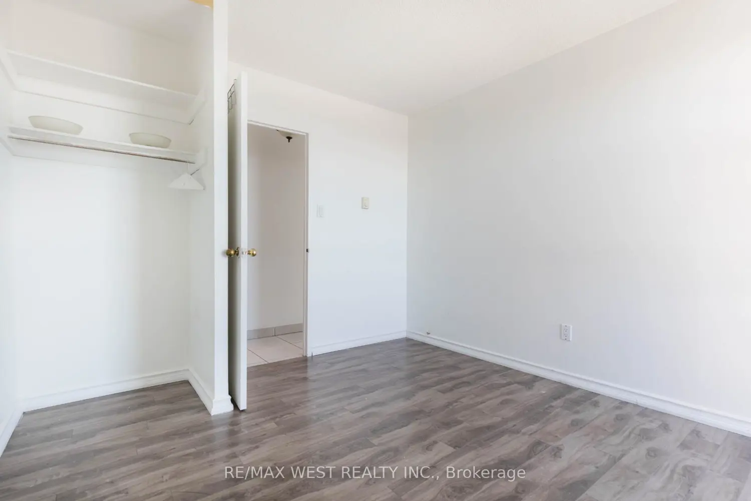 Additional image 10 of 3025 Queen Frederica Drive 1503