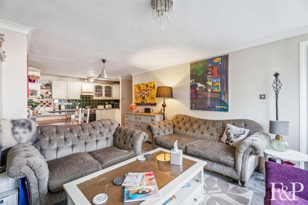 Additional image 6 of 2 bed flat for saleOsborne Road, Windsor SL4