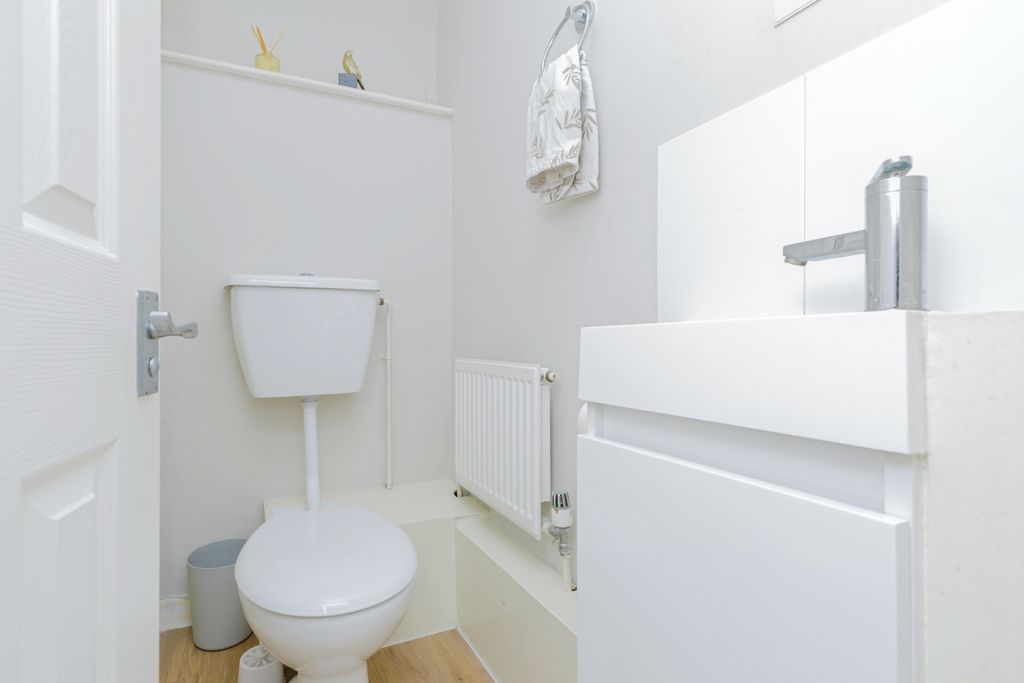 Additional image 9 of 3 bed detached house for saleRichmond Close, Leicester LE9