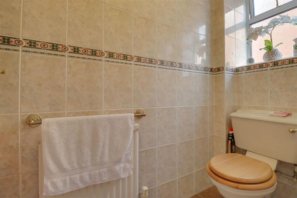 Additional image 12 of 4 bed detached house for saleSwan Lane, Wickford SS11