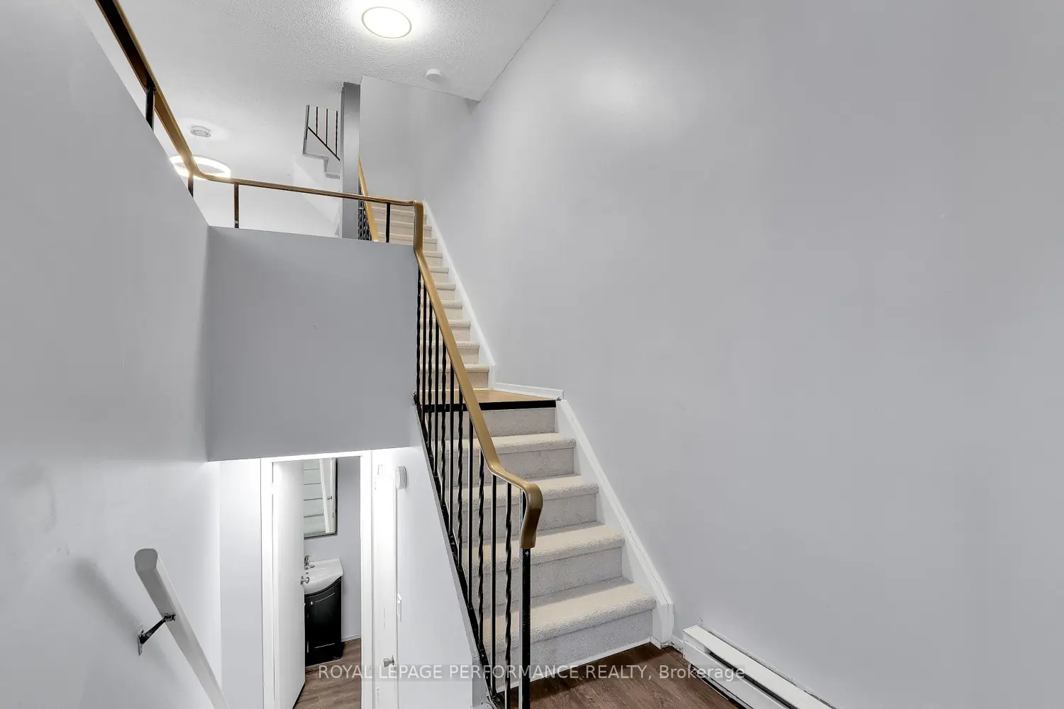 Additional image 3 of 8D Lovell Lane