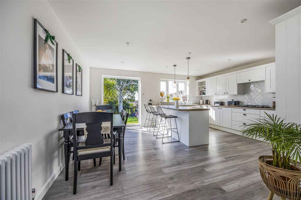 Additional image 2 of 3 bed semi-detached house for salePortsview Avenue, Portchester PO16