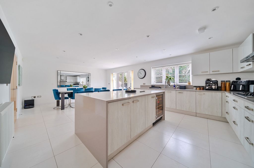 Additional image 22 of 5 bed detached house for saleDowles Barn Close, Barkham, Wokingham RG41