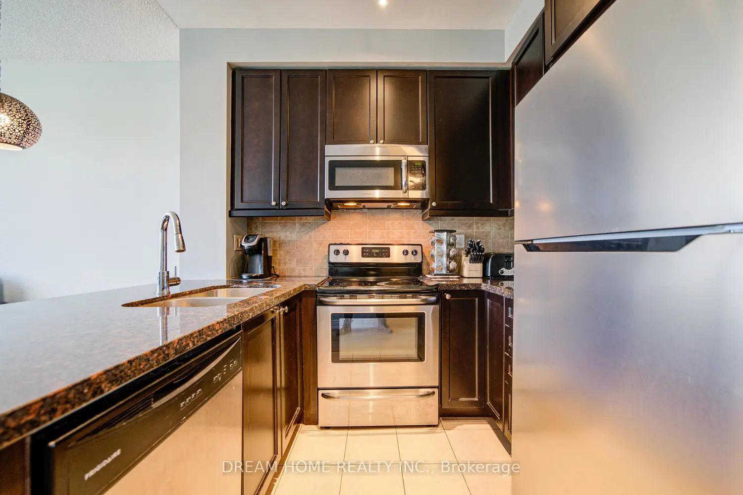 Additional image 11 of 2396 Major Mackenzie Drive 322