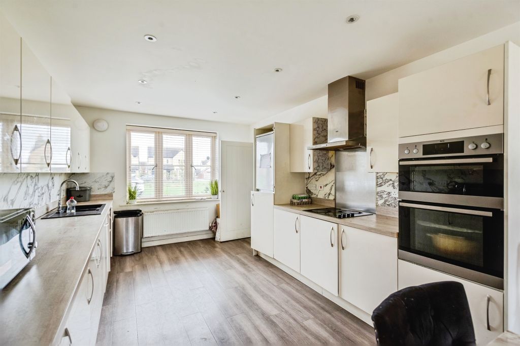 Additional image 4 of 5 bed detached house for saleMary Ellis Way, Witney OX29