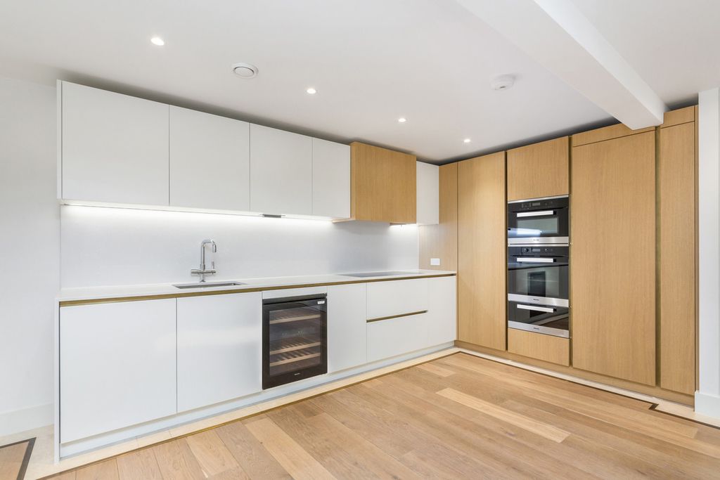 Additional image 4 of 2 bed flat for saleStar & Garter House, Richmond TW10