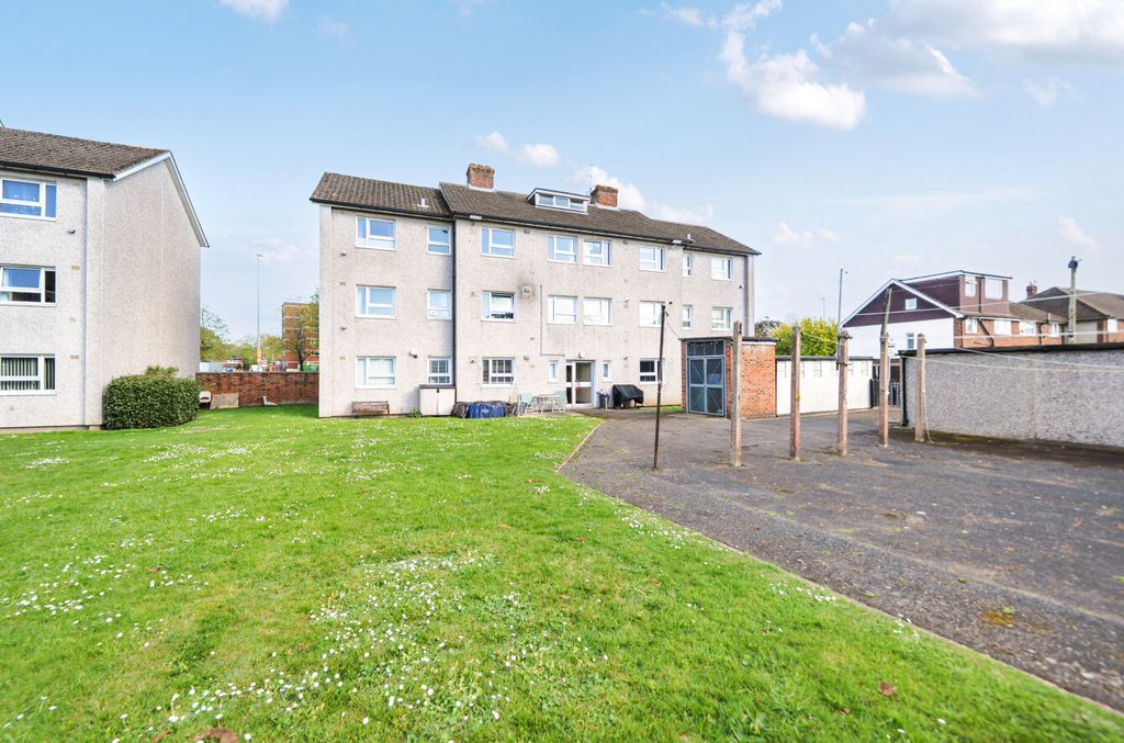 Additional image 10 of 2 bed flat for saleLondon Road, Portsmouth, Hampshire PO2