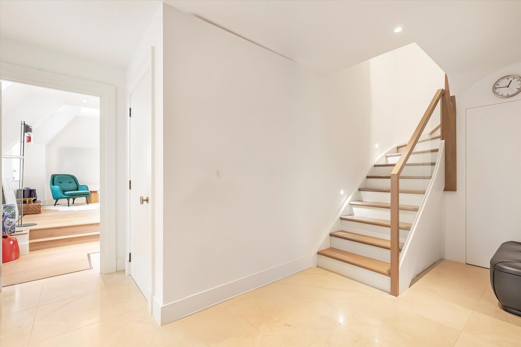 Additional image 5 of 3 bed flat for saleRichmond Hill, Richmond TW10