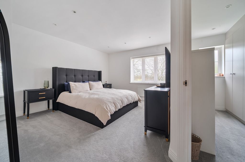 Additional image 7 of 5 bed detached house for saleDowles Barn Close, Barkham, Wokingham RG41