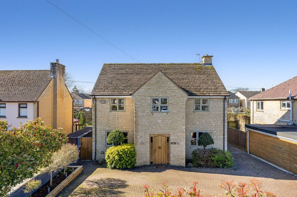 5 bed detached house for saleStandlake Road, Ducklington, Witney, Oxfordshire OX29