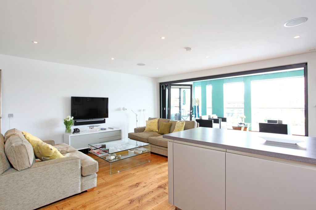 Additional image 12 of 2 bed flat for saleFarm Yard, Windsor SL4