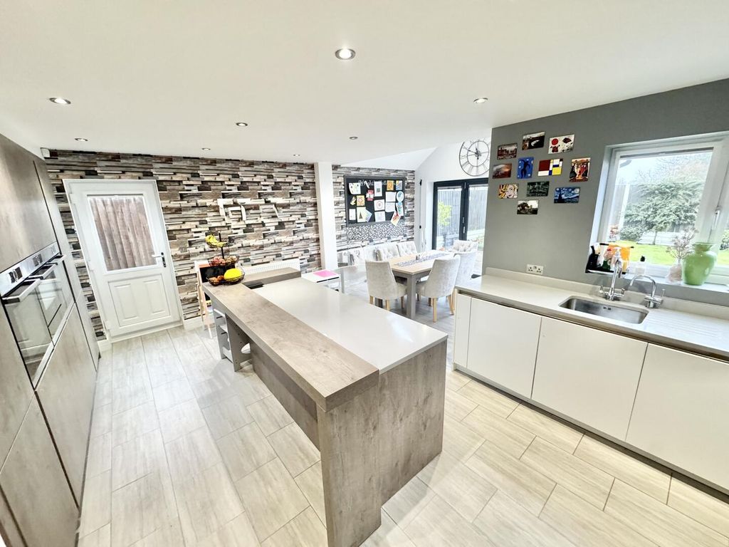 Additional image 4 of 5 bed detached house for saleCranmer Close, Blaby, Leicester LE8