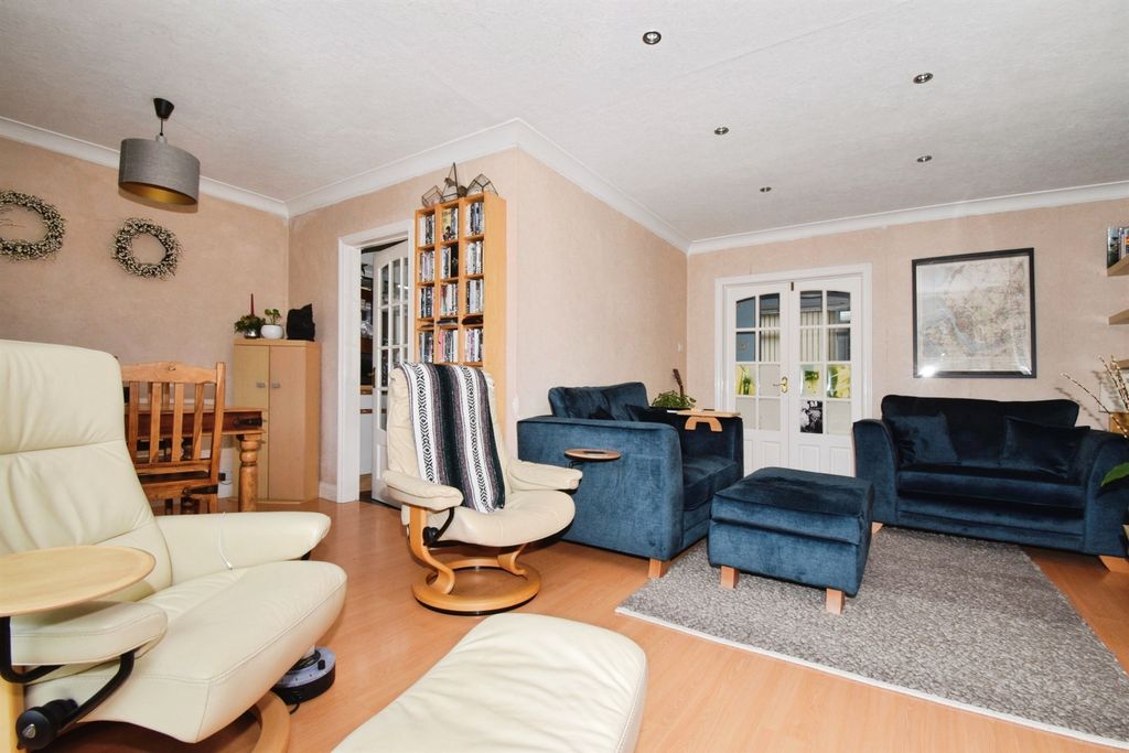 Additional image 5 of 3 bed semi-detached house for saleAsh Tree Road, Oadby, Leicester LE2