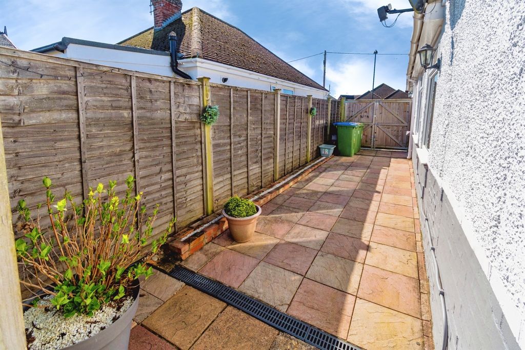 Additional image 20 of 2 bed detached bungalow for saleWestover Road, Southampton SO16