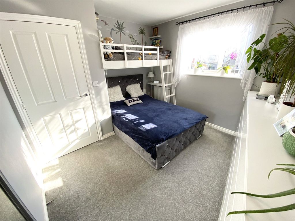 1 bed flat for saleParkside Crescent, Ketley, Telford, Shropshire TF1 photo 5