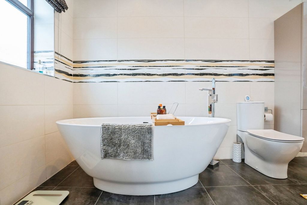Additional image 34 of 4 bed detached house for saleHough Green Road, Widnes WA8