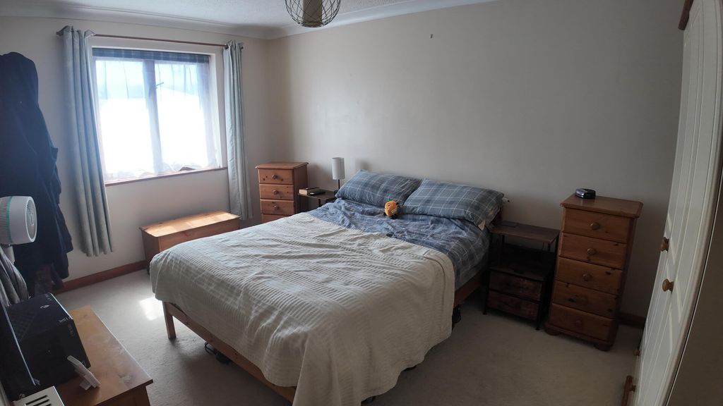 Additional image 5 of 1 bed flat for saleUnion Street, Newport PO30