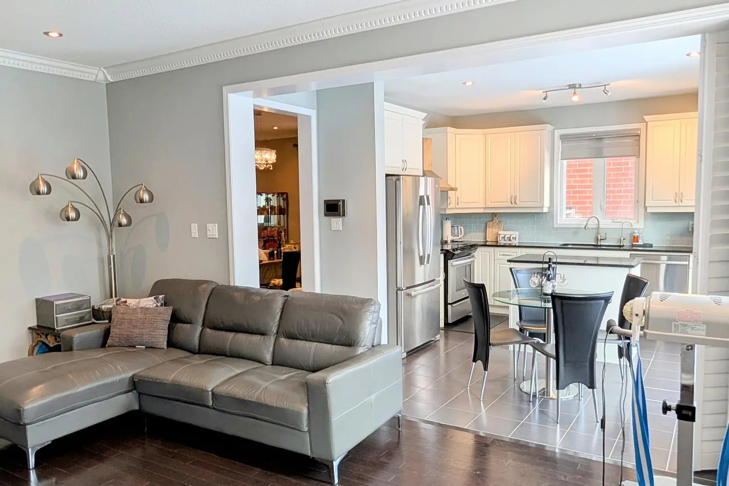 Additional image 8 of 105 James Parrott Avenue