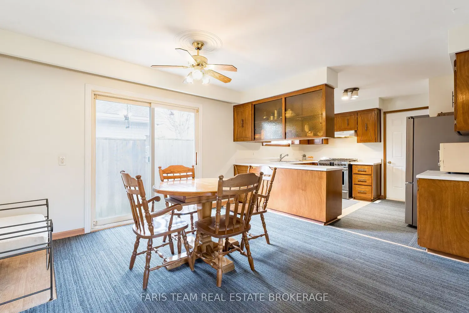 807 Cook Street photo 4