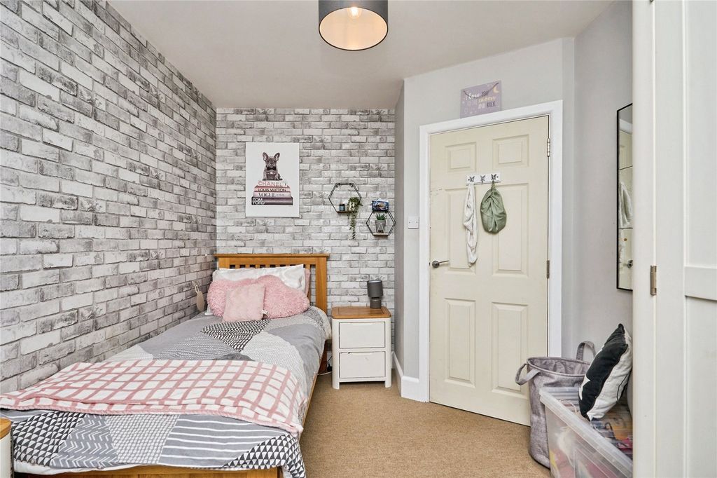 Additional image 16 of 4 bed detached house for saleHorsebridge Hill, Newport, Isle Of Wight PO30