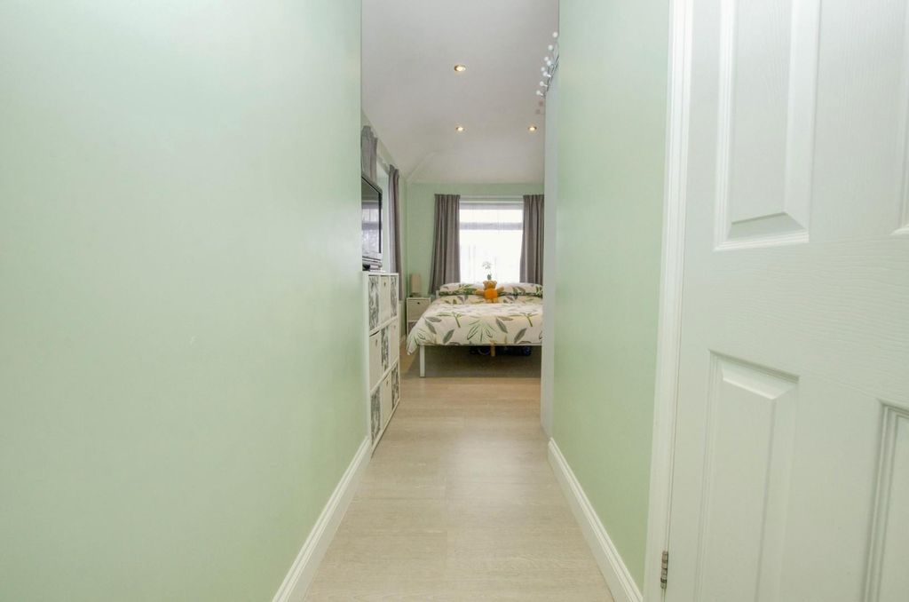 Additional image 17 of 3 bed semi-detached house for saleMowbray Road, Southampton SO19