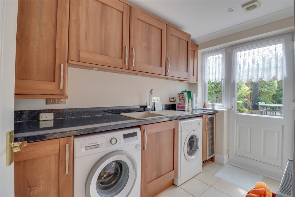 Additional image 8 of 4 bed detached house for saleFriern Walk, Wickford SS12