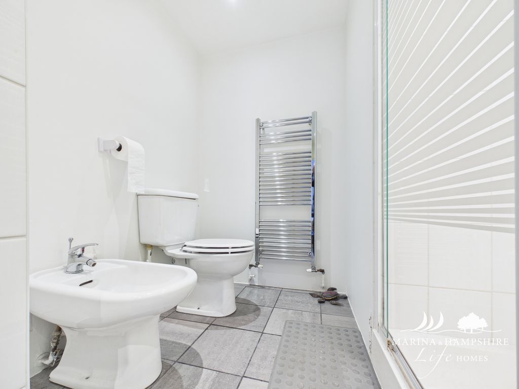 Additional image 10 of 2 bed flat for saleOyster Quay, Port Solent PO6