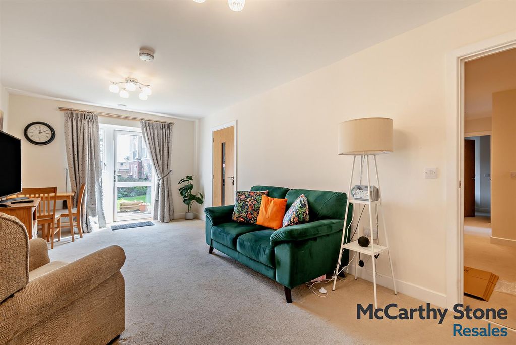 Additional image 3 of 2 bed flat for saleHampton Place, Hampton Close, Shirley, Southampton SO15