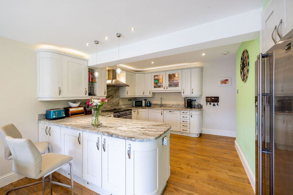 Additional image 3 of 3 bed detached house for saleDownsway, Whyteleafe CR3