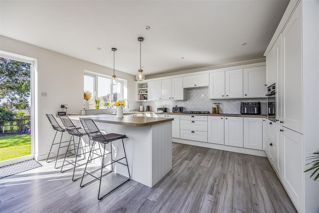 Additional image 7 of 3 bed semi-detached house for salePortsview Avenue, Portchester PO16