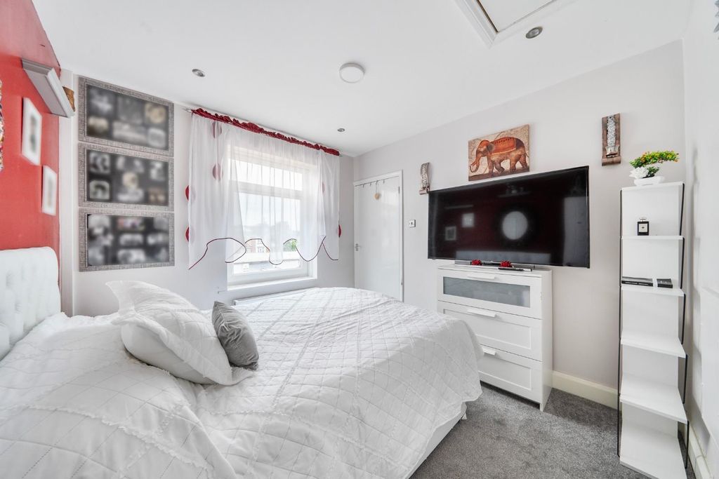 Additional image 10 of 2 bed flat for saleChilde Square, Portsmouth PO2