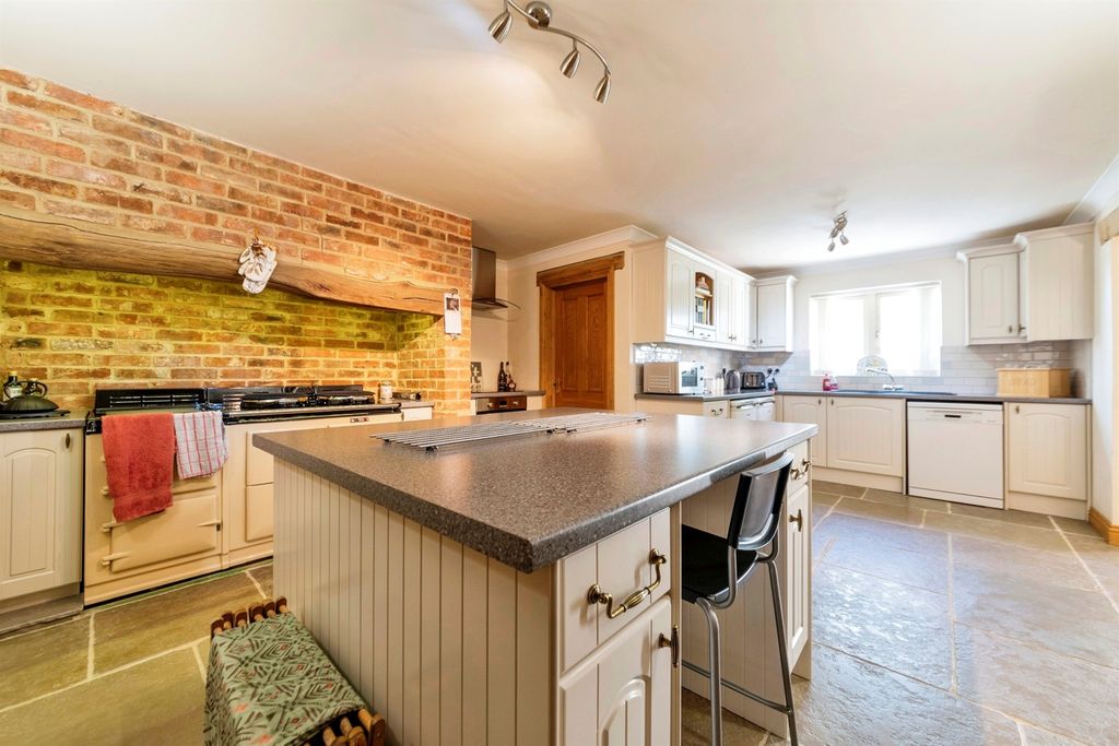 6 bed detached house for saleSpring Lane, Colsterworth, Grantham NG33