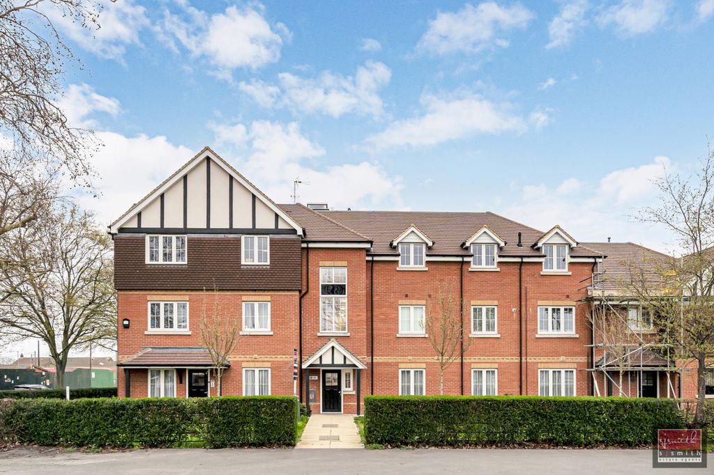 Additional image 3 of 2 bed flat for saleGatehouse Close, Ashford TW15