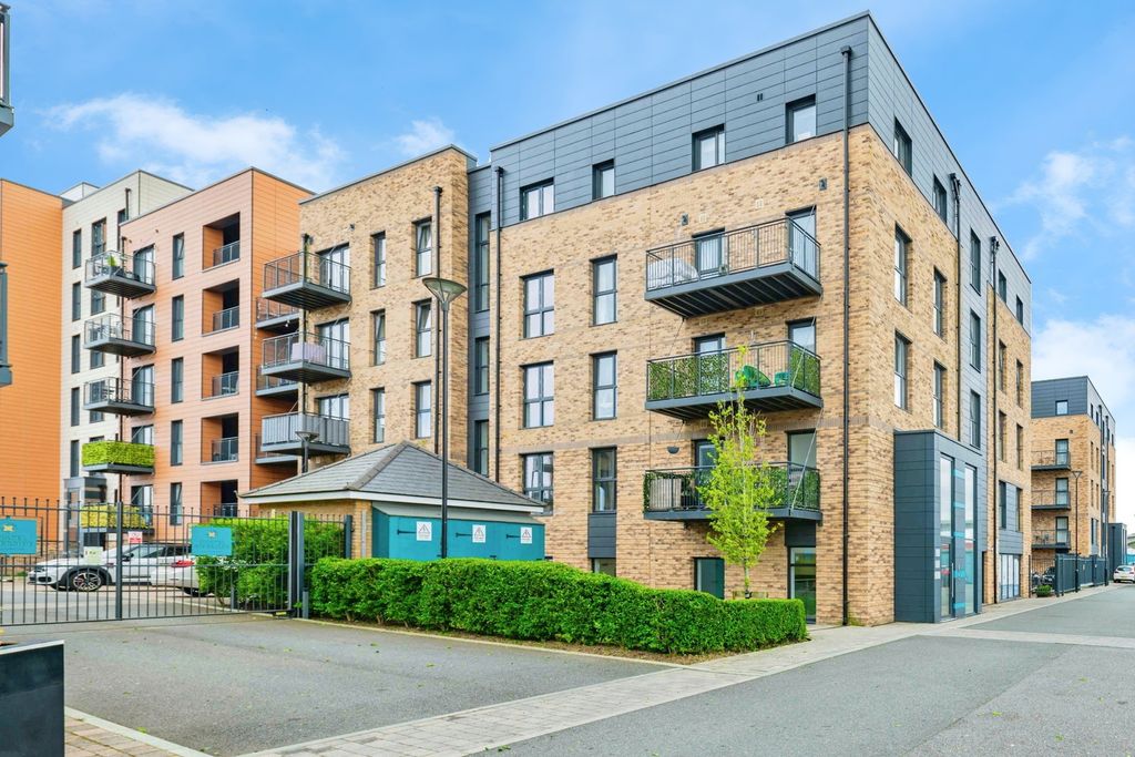 Additional image 4 of 2 bed flat for saleRiverside House, Thomas Blake Avenue, Southampton SO14