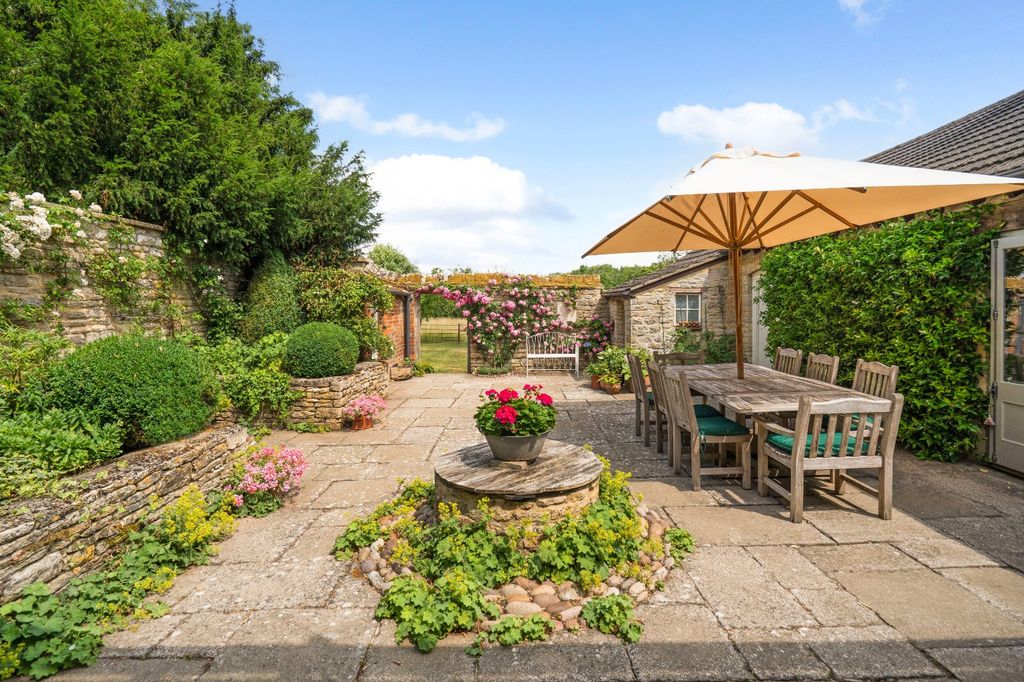 Additional image 11 of 7 bed detached house for saleSouth Leigh, Witney, Oxfordshire OX29