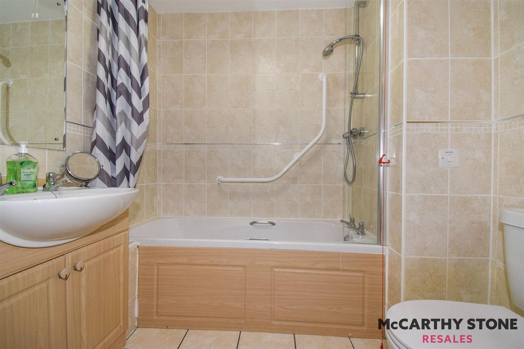 Additional image 8 of 1 bed flat for saleRowleys Court, Sandhurst Street, Oadby, Leicester LE2