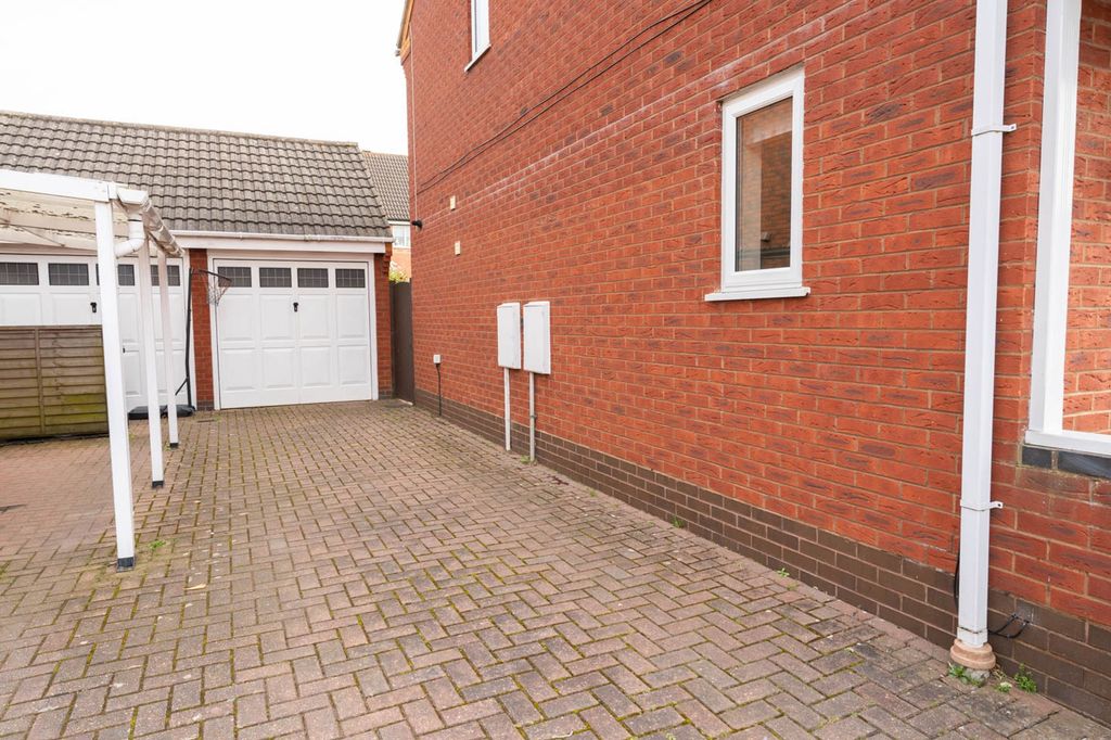 Additional image 17 of 3 bed semi-detached house for saleThe Furlongs, Market Harborough LE16