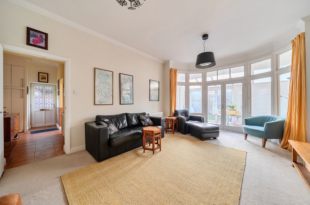 Additional image 8 of 2 bed maisonette for saleMurdoch Road, Wokingham, Berkshire RG40