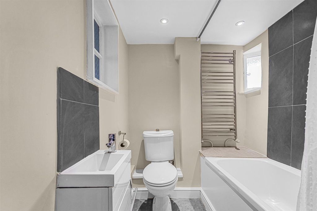 Additional image 6 of 2 bed cottage for saleOxford Street, Woodstock OX20