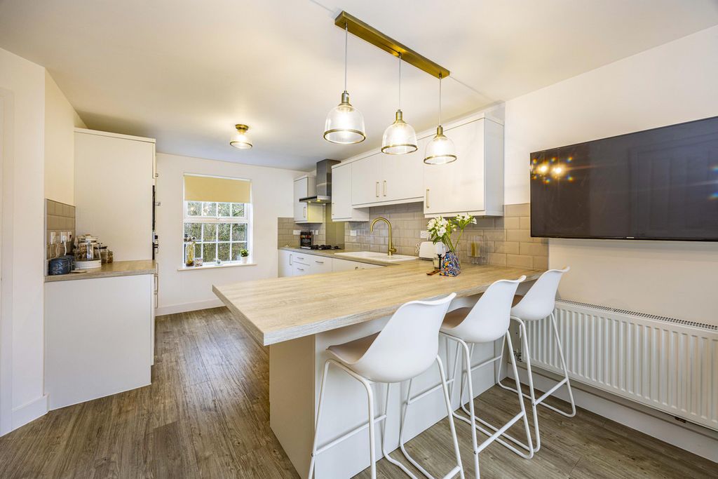 Additional image 3 of 3 bed semi-detached house for saleWoolsthorpe Close, Melton Mowbray LE13