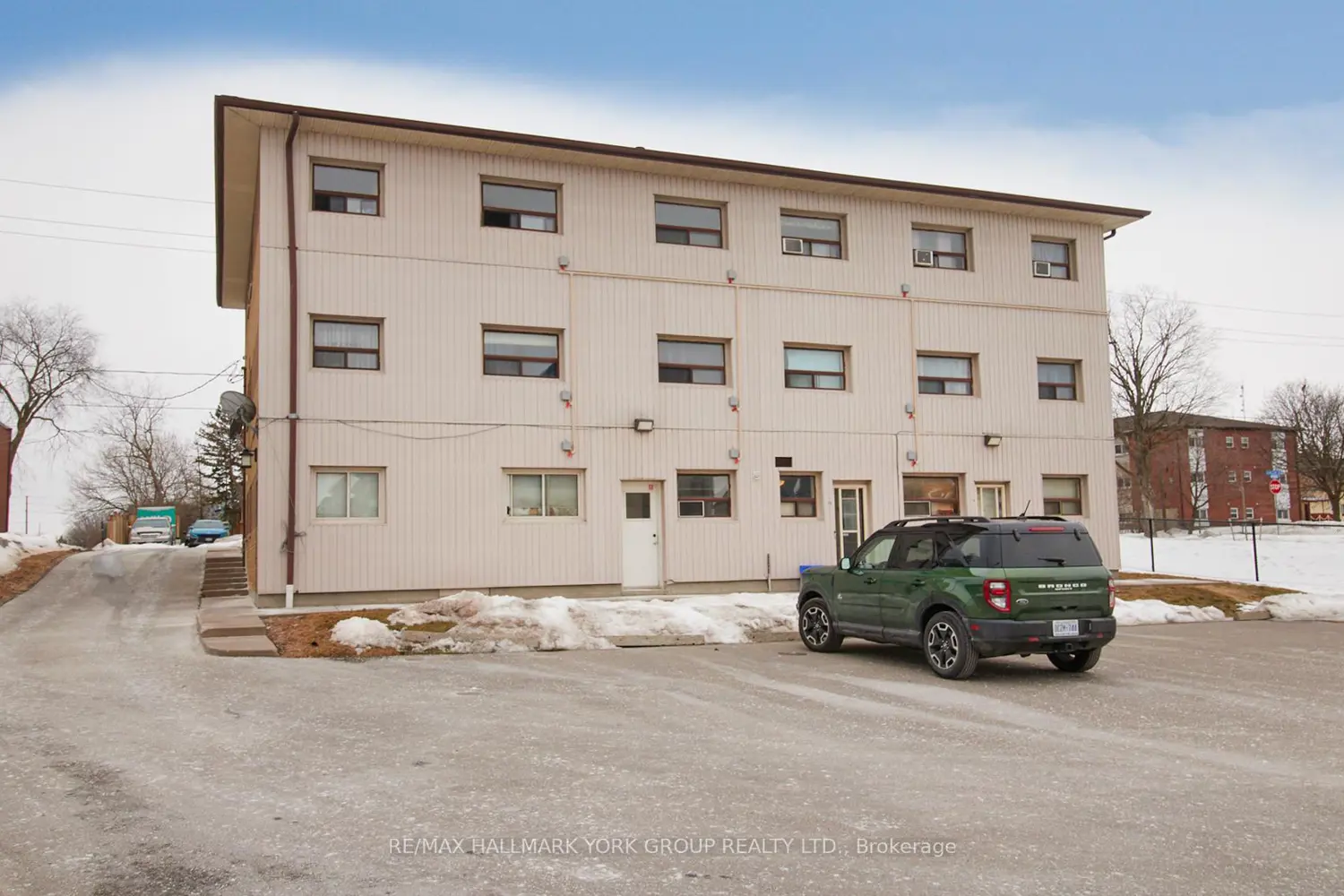 Additional image 9 of 1613 Dufferin Street