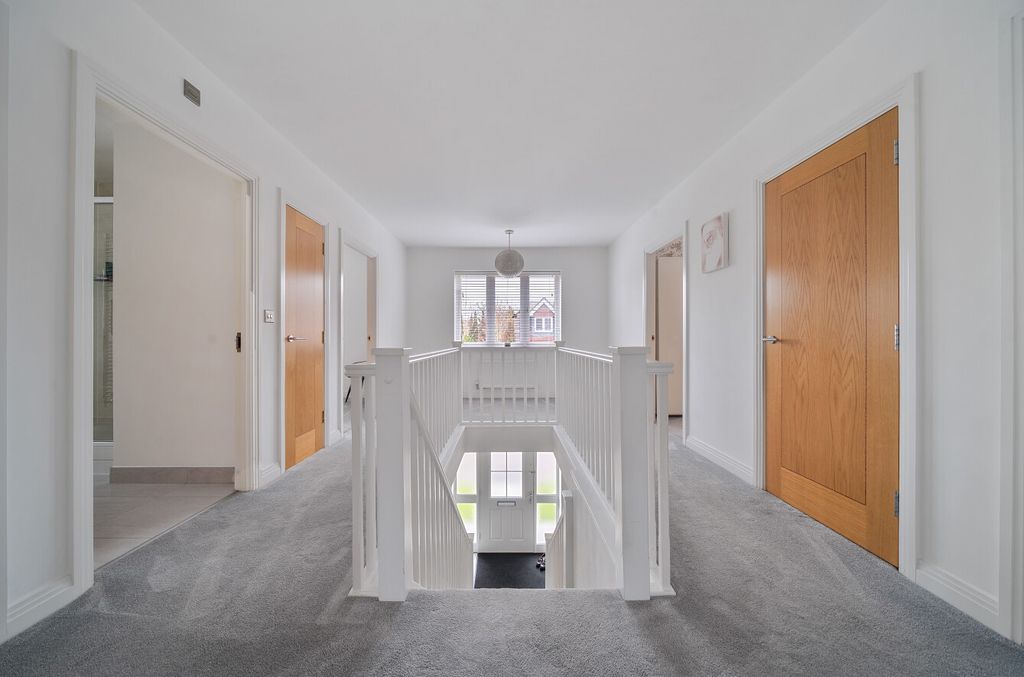 Additional image 17 of 5 bed detached house for saleDowles Barn Close, Barkham, Wokingham RG41