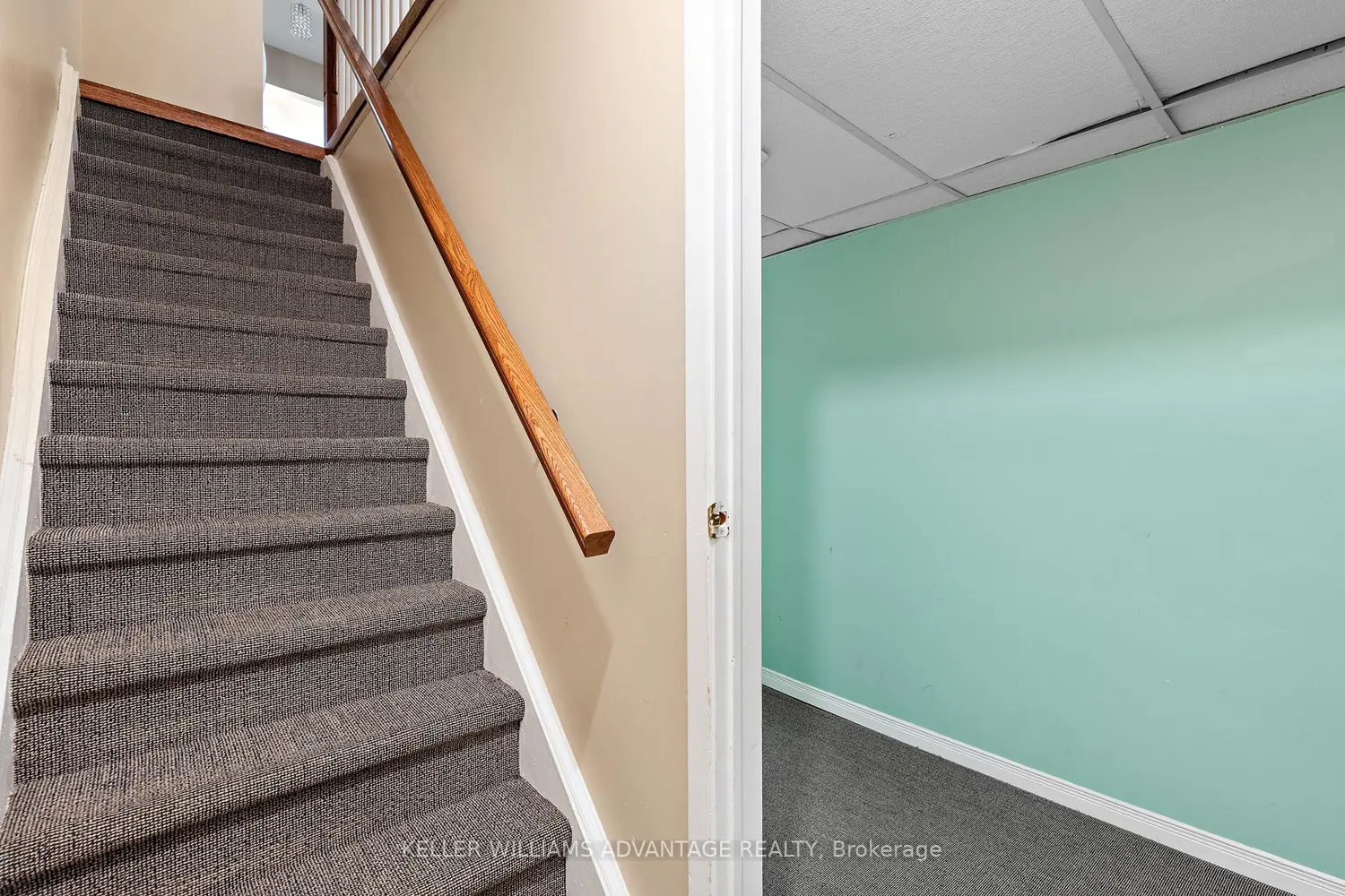 Additional image 18 of 1051 Sandhurst Circle 17