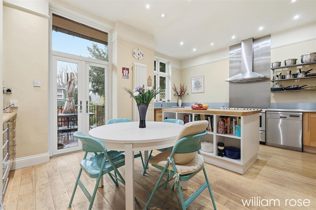 Additional image 3 of 7 bed semi-detached house for saleBroomhill Road, Woodford Green IG8