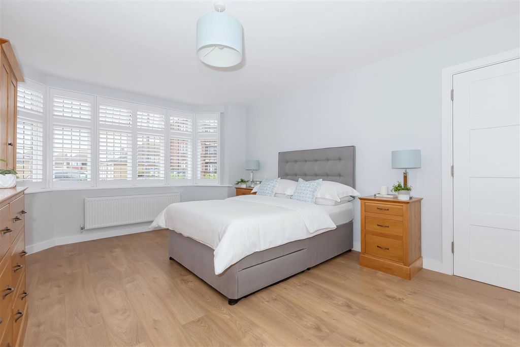 Additional image 15 of 3 bed flat for saleWallace Avenue, Worthing BN11
