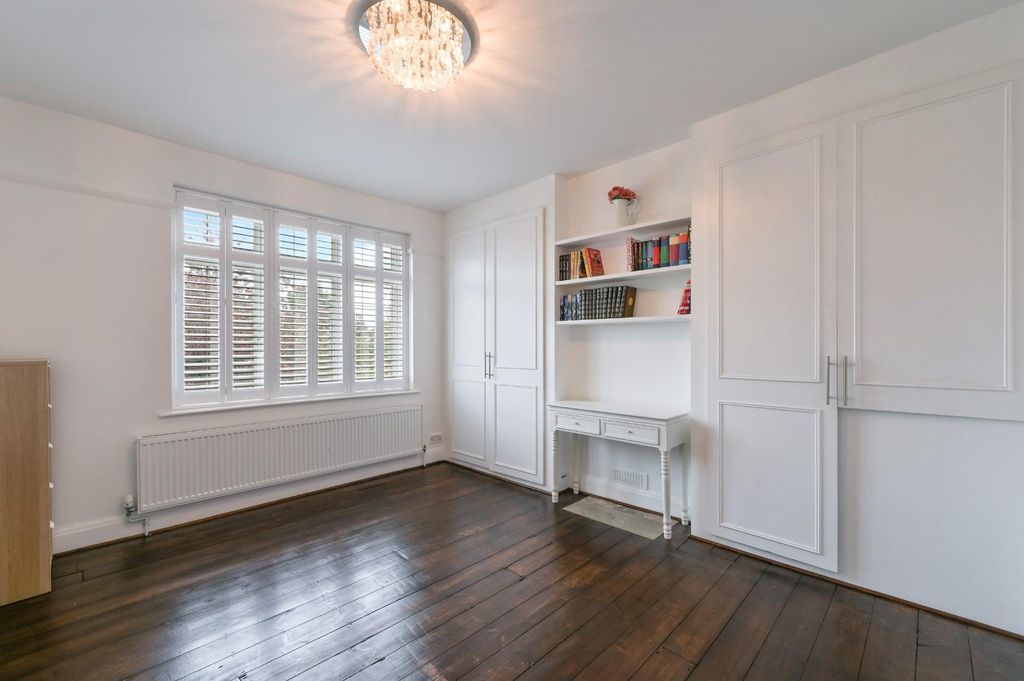 Additional image 18 of 6 bed semi-detached house for saleOaks Avenue, Worcester Park KT4