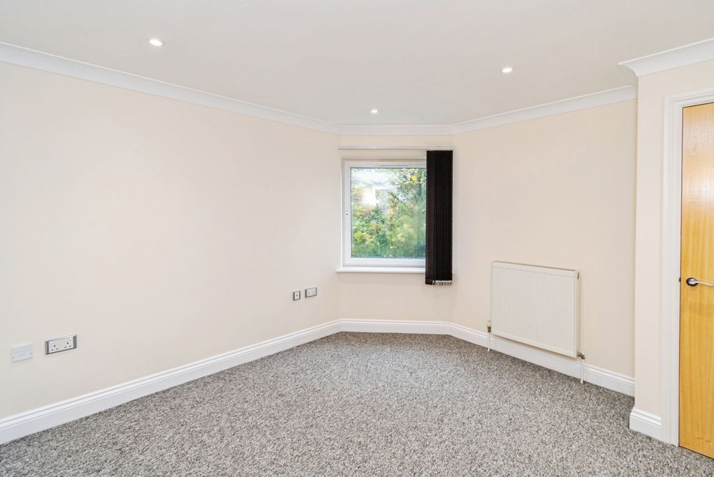 Additional image 8 of 2 bed flat for saleWinchester Road, Southampton, Hampshire SO16