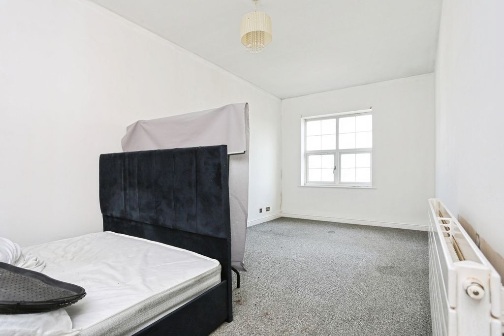Additional image 7 of 2 bed flat for saleFosse Road North, Leicester, Leicestershire LE3