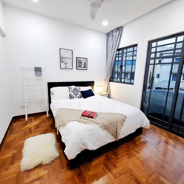 Near Bedok south MRT Master rom for rent